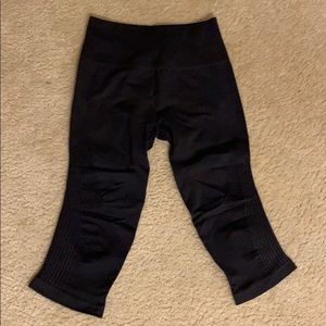 Lululemon cropped pants